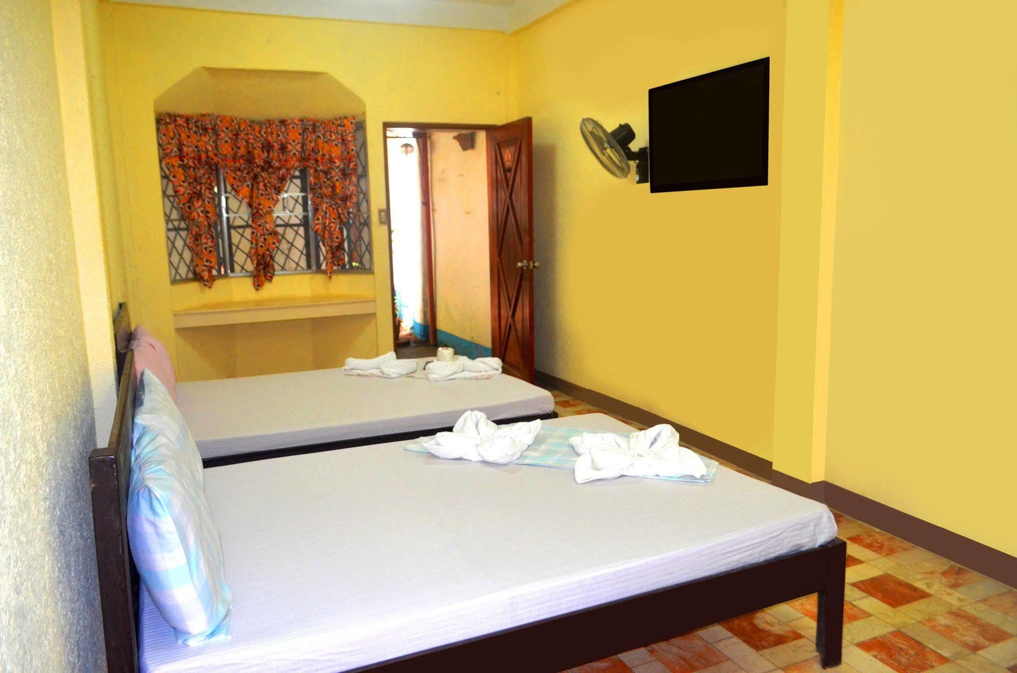 Airportside Inn Puerto Princesa Esterno foto