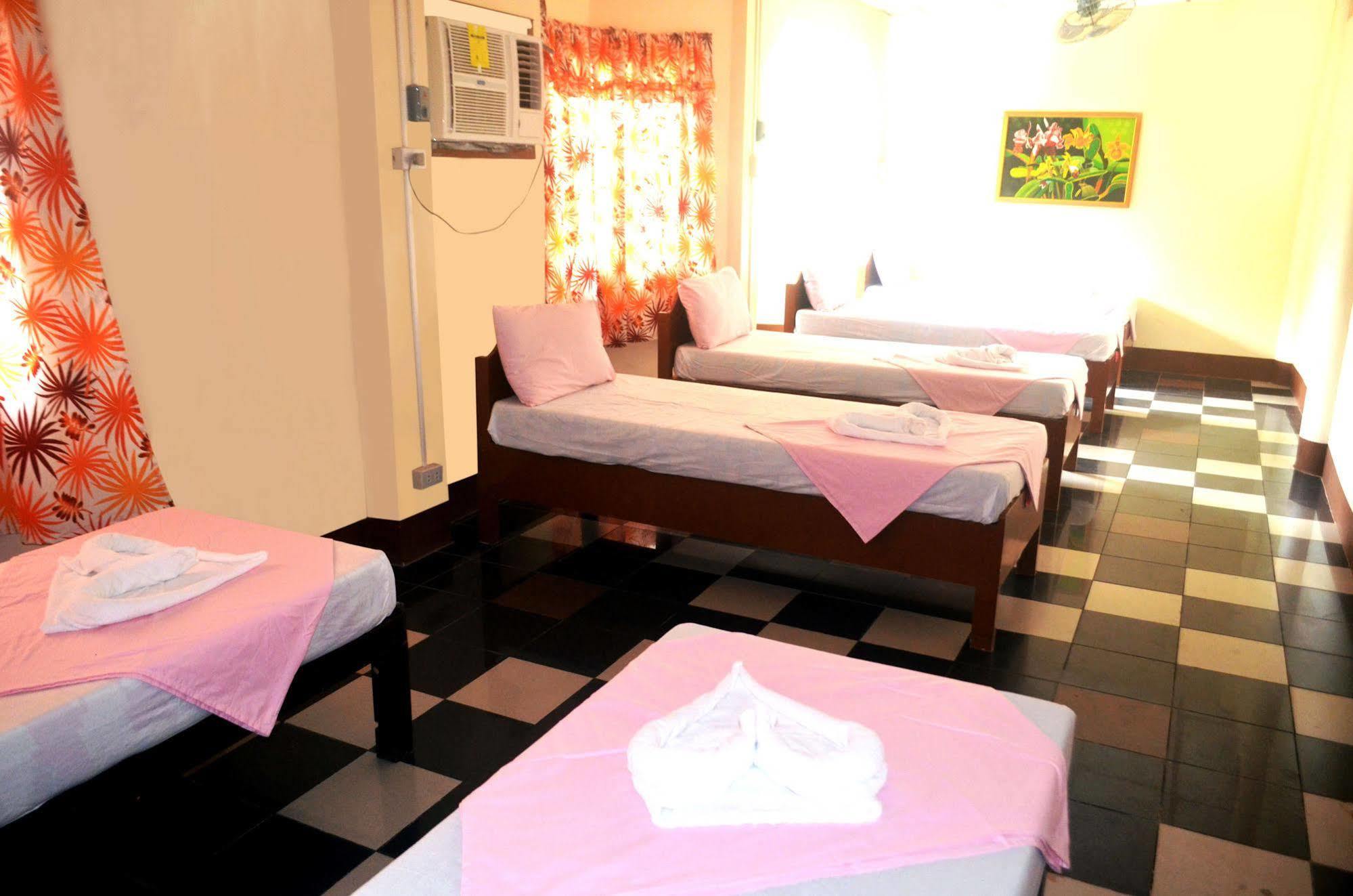 Airportside Inn Puerto Princesa Esterno foto